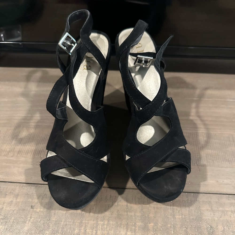 4 inch sexy black heels - size 7